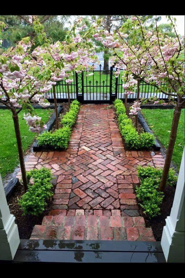 Effective Exterior Footpath Design Ideas