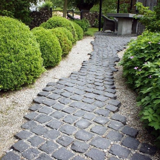Effective Exterior Footpath Design Ideas