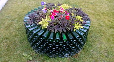 15+ ideas for using recycled materials to make potted plants